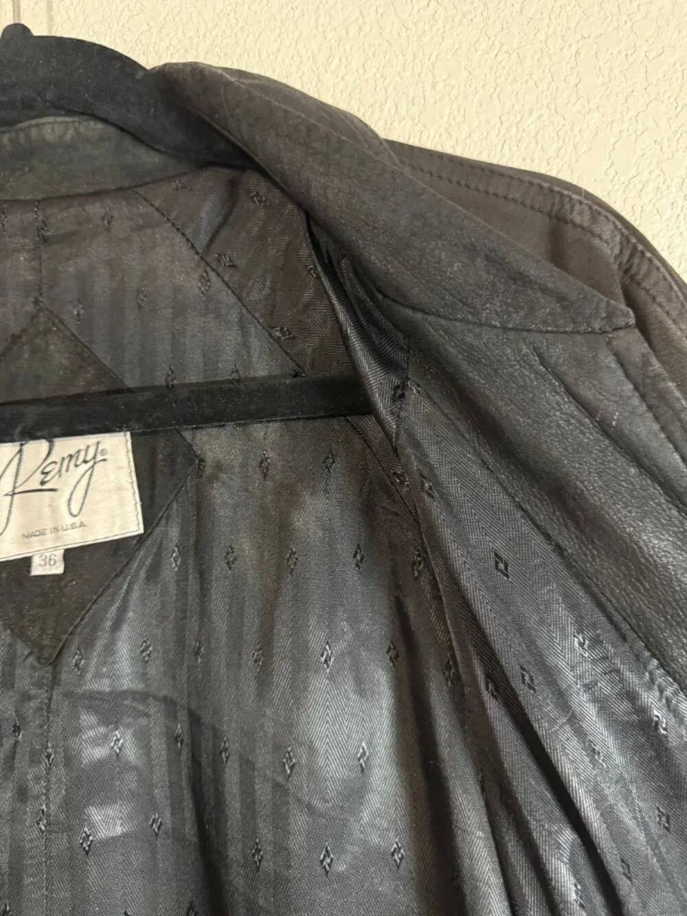 Remy Leather classic vintage